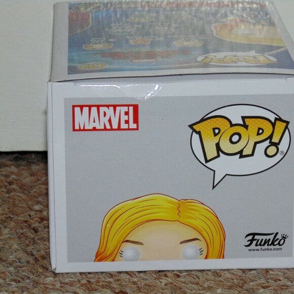 2019 Funko Pop! Marvel Captain Marvel Walmart Glow in the Dark New in Box # 432 - Picture 7 of 10